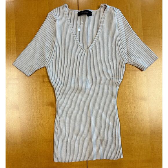 ZESICA NWT Beige Ribbed Knit V-Neck Short Sleeve Slim Fit Top Sz L - Picture 2 of 10